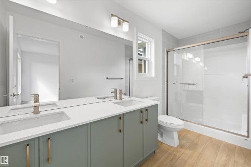 8616 183 Avenue Nw, Edmonton, AB - Indoor Photo Showing Bathroom