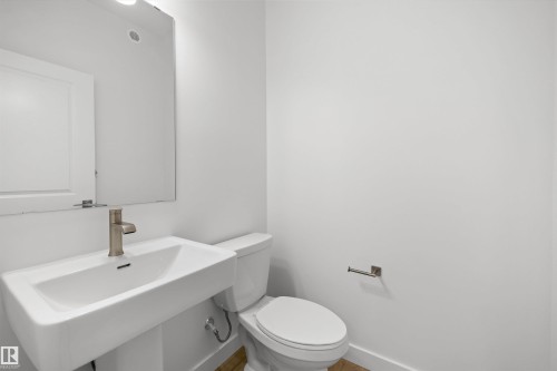 8616 183 Avenue Nw, Edmonton, AB - Indoor Photo Showing Bathroom