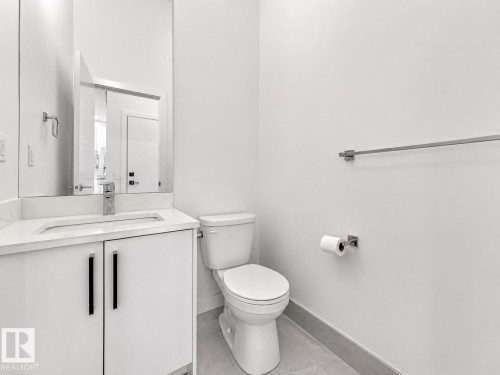 6099 180 Avenue Nw, Edmonton, AB - Indoor Photo Showing Bathroom