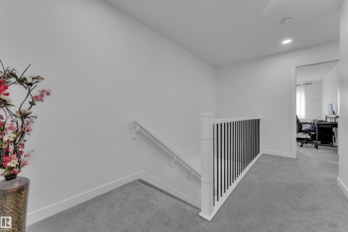6099 180 Avenue Nw, Edmonton, AB - Indoor Photo Showing Other Room