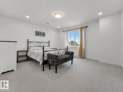 6099 180 Avenue Nw, Edmonton, AB - Indoor Photo Showing Bedroom