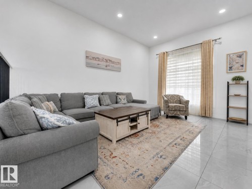6099 180 Avenue Nw, Edmonton, AB - Indoor Photo Showing Living Room
