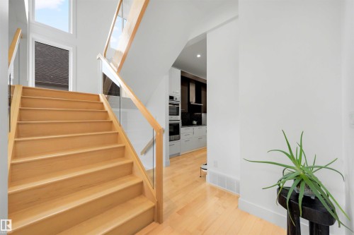 14505 Summit Drive Nw, Edmonton, AB - Indoor Photo Showing Other Room