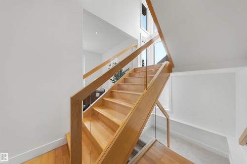 14505 Summit Drive Nw, Edmonton, AB - Indoor Photo Showing Other Room