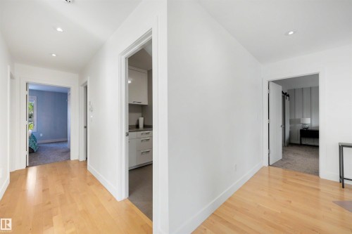 14505 Summit Drive Nw, Edmonton, AB - Indoor Photo Showing Other Room