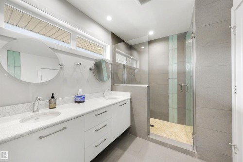 14505 Summit Drive Nw, Edmonton, AB - Indoor Photo Showing Bathroom