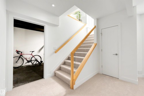 14505 Summit Drive Nw, Edmonton, AB - Indoor Photo Showing Other Room