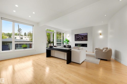 14505 Summit Drive Nw, Edmonton, AB - Indoor Photo Showing Living Room
