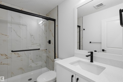 24 Munn Way, Leduc, AB - Indoor Photo Showing Bathroom
