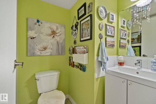 622 Saddleback Road Nw, Edmonton, AB - Indoor Photo Showing Bathroom