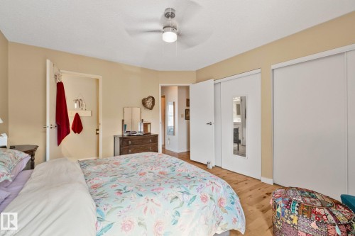 622 Saddleback Road Nw, Edmonton, AB - Indoor Photo Showing Bedroom