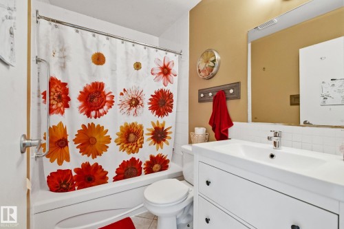 622 Saddleback Road Nw, Edmonton, AB - Indoor Photo Showing Bathroom