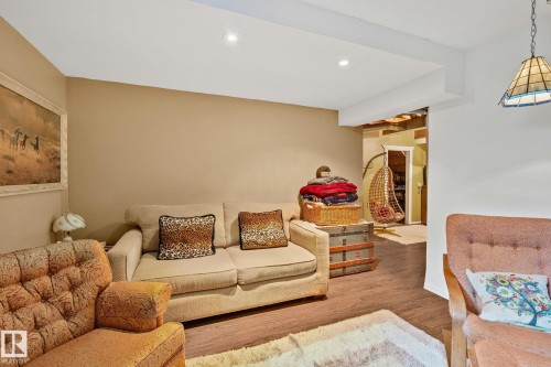 622 Saddleback Road Nw, Edmonton, AB - Indoor