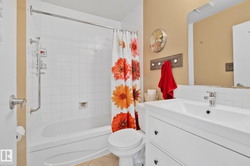 622 Saddleback Road Nw, Edmonton, AB - Indoor Photo Showing Bathroom