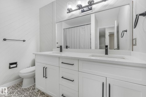 170 Grandin Village, St. Albert, AB - Indoor Photo Showing Bathroom