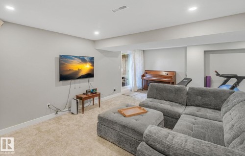 170 Grandin Village, St. Albert, AB - Indoor