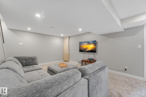 170 Grandin Village, St. Albert, AB - Indoor