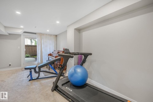 170 Grandin Village, St. Albert, AB - Indoor Photo Showing Gym Room