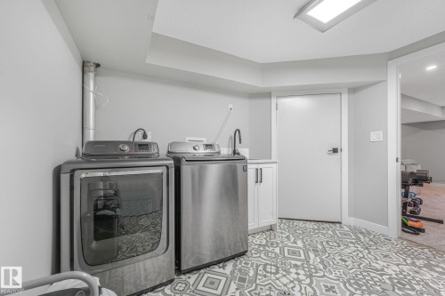 170 Grandin Village, St. Albert, AB - Indoor Photo Showing Laundry Room