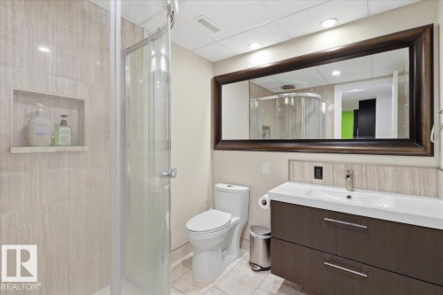 10834 134 Street Nw, Edmonton, AB - Indoor Photo Showing Bathroom