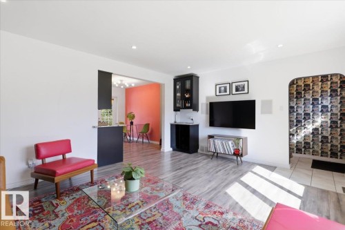 10834 134 Street Nw, Edmonton, AB - Indoor Photo Showing Living Room