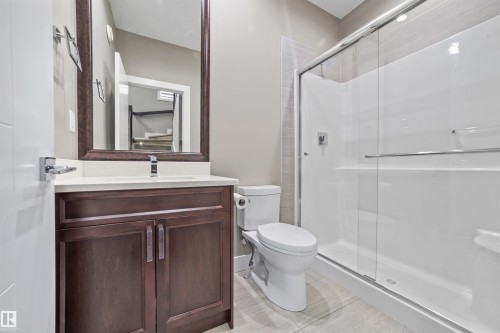 1960 Adamson Terrace Sw, Edmonton, AB - Indoor Photo Showing Bathroom