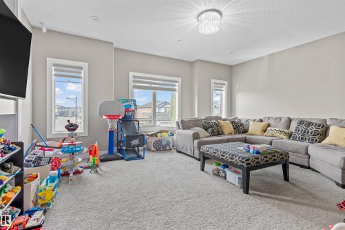 1960 Adamson Terrace Sw, Edmonton, AB - Indoor Photo Showing Living Room