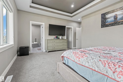 1960 Adamson Terrace Sw, Edmonton, AB - Indoor Photo Showing Bedroom