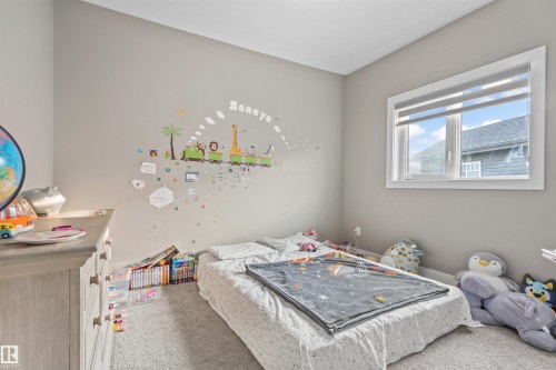 1960 Adamson Terrace Sw, Edmonton, AB - Indoor Photo Showing Bedroom