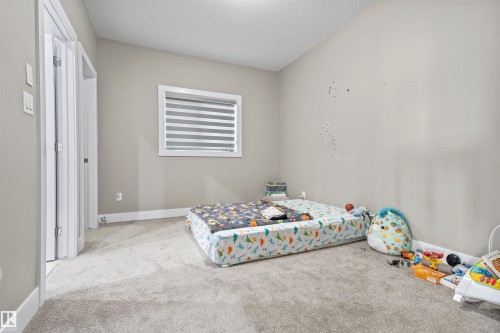 1960 Adamson Terrace Sw, Edmonton, AB - Indoor Photo Showing Bedroom