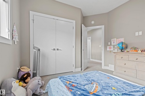 1960 Adamson Terrace Sw, Edmonton, AB - Indoor Photo Showing Bedroom
