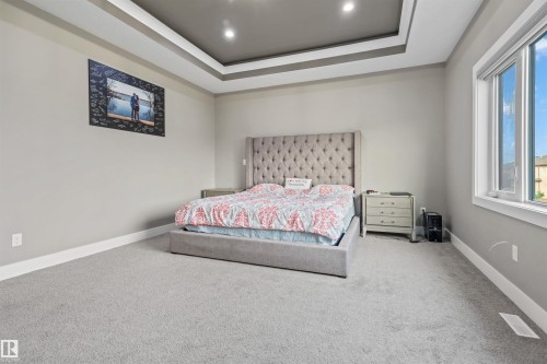 1960 Adamson Terrace Sw, Edmonton, AB - Indoor Photo Showing Bedroom