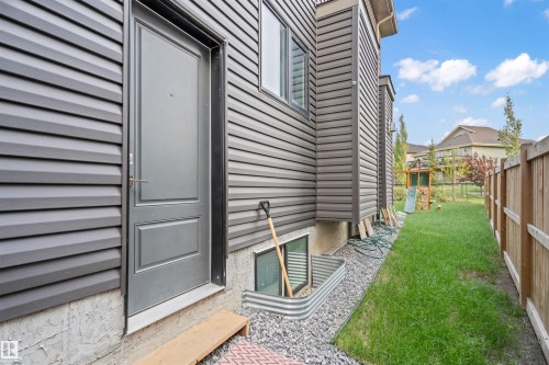 1960 Adamson Terrace Sw, Edmonton, AB - Outdoor
