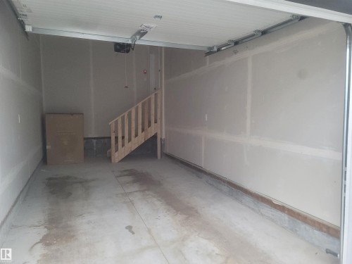 #48 2710 66 St Sw, Edmonton, AB - Indoor Photo Showing Garage