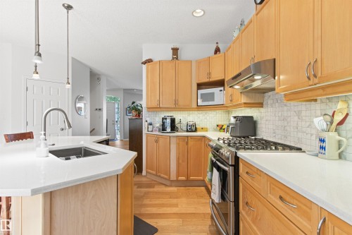 9135 100B Avenue Nw, Edmonton, AB - Indoor Photo Showing Kitchen With Upgraded Kitchen