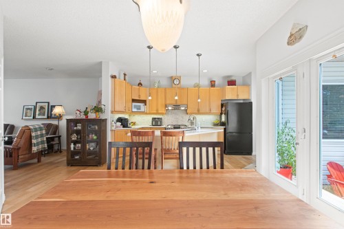 9135 100B Avenue Nw, Edmonton, AB - Indoor