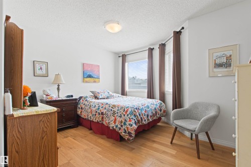9135 100B Avenue Nw, Edmonton, AB - Indoor Photo Showing Bedroom
