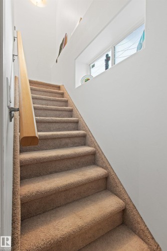 9135 100B Avenue Nw, Edmonton, AB - Indoor Photo Showing Other Room