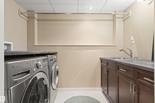 9135 100B Avenue Nw, Edmonton, AB - Indoor Photo Showing Laundry Room