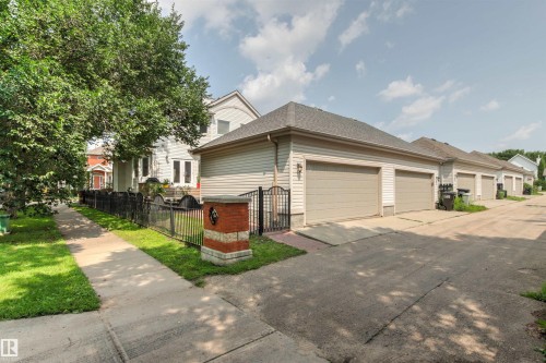 9135 100B Avenue Nw, Edmonton, AB - Outdoor