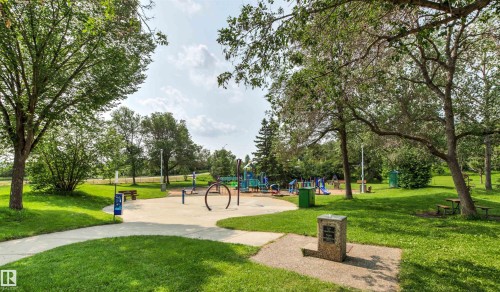 9135 100B Avenue Nw, Edmonton, AB - Outdoor