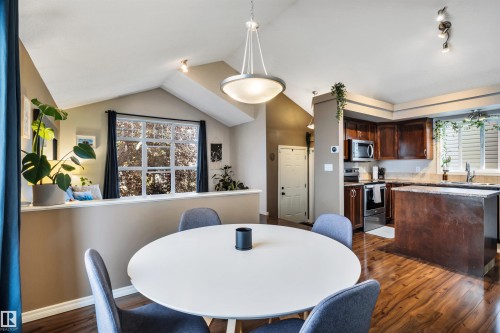 5608 Stevens Crescent Nw, Edmonton, AB - Indoor Photo Showing Dining Room