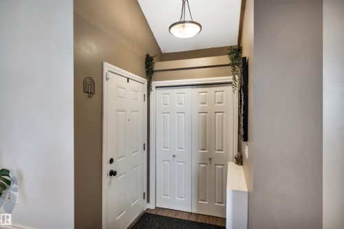 5608 Stevens Crescent Nw, Edmonton, AB - Indoor Photo Showing Other Room