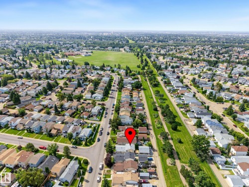 Expansive residential area with numerous detached houses - 193 Kiniski Crescent Nw, Edmonton, AB - Outdoor With View