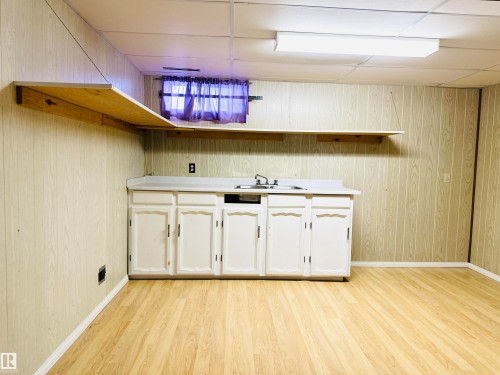 5620 55A Street, Wetaskiwin, AB - Indoor