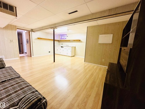 5620 55A Street, Wetaskiwin, AB - Indoor