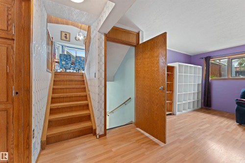 16724 88 St Nw, Edmonton, AB - Indoor Photo Showing Other Room