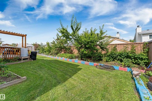 16724 88 St Nw, Edmonton, AB - Outdoor With Backyard