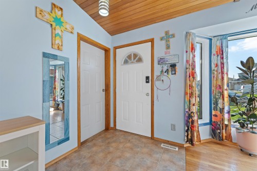 16724 88 St Nw, Edmonton, AB - Indoor Photo Showing Other Room
