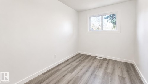 12916 123A Street Nw, Edmonton, AB - Indoor Photo Showing Other Room